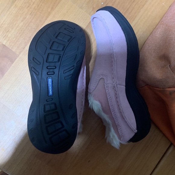 Girls size 13 lands end fur lined shoes. New never worn. - Picture 2 of 4